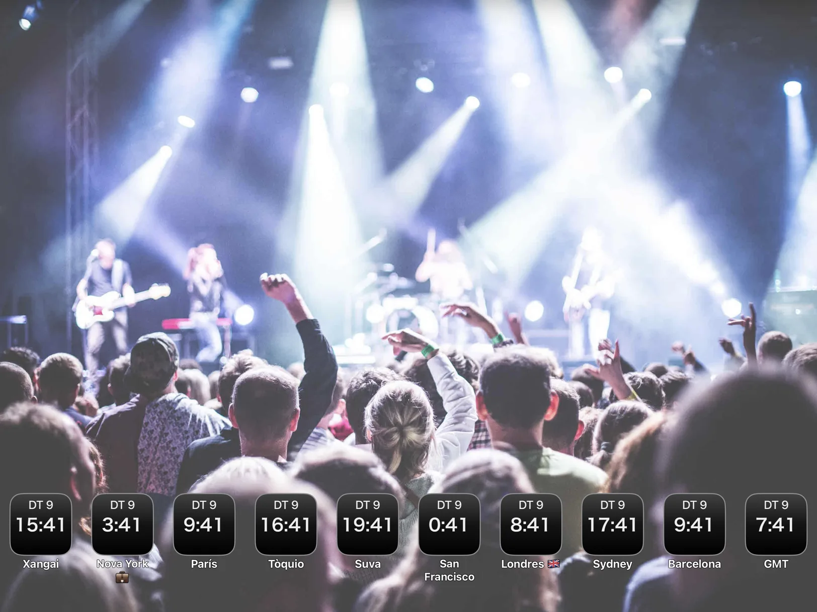 Photo World Clock adding photos to the Home Screen